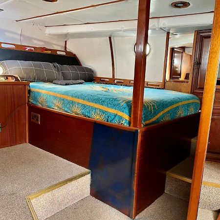 Salidas En Barco Hotell Premiá de Mar Exteriör bild