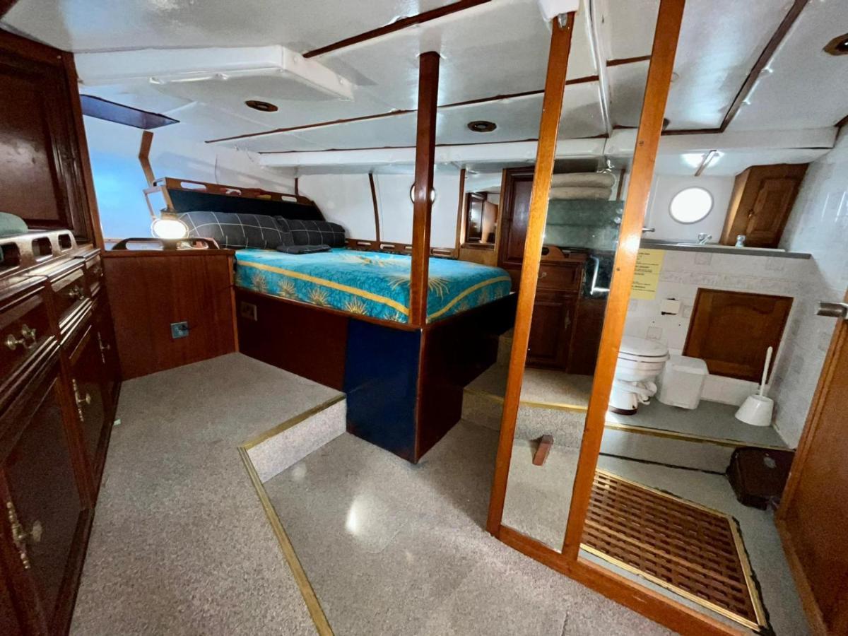 Salidas En Barco Hotell Premiá de Mar Exteriör bild