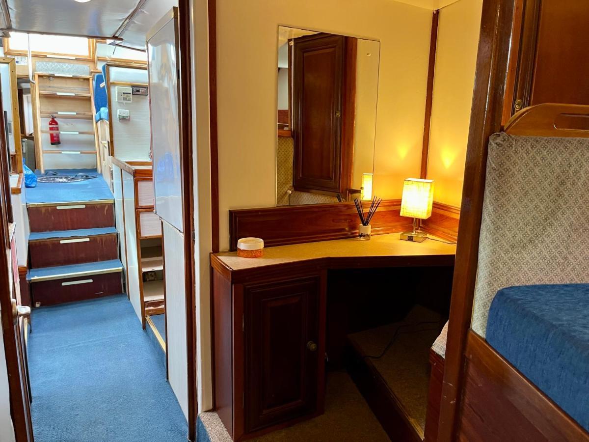 Salidas En Barco Hotell Premiá de Mar Exteriör bild