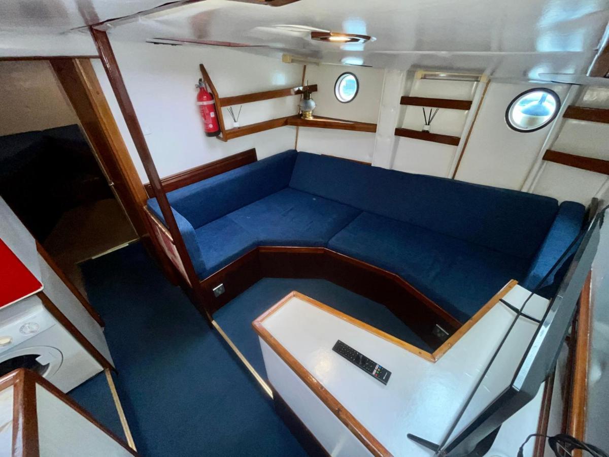 Salidas En Barco Hotell Premiá de Mar Exteriör bild