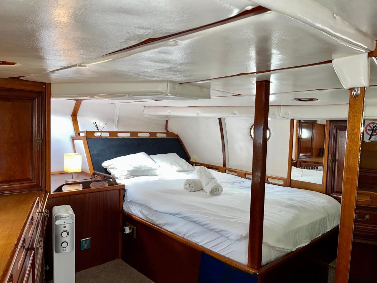 Salidas En Barco Hotell Premiá de Mar Exteriör bild